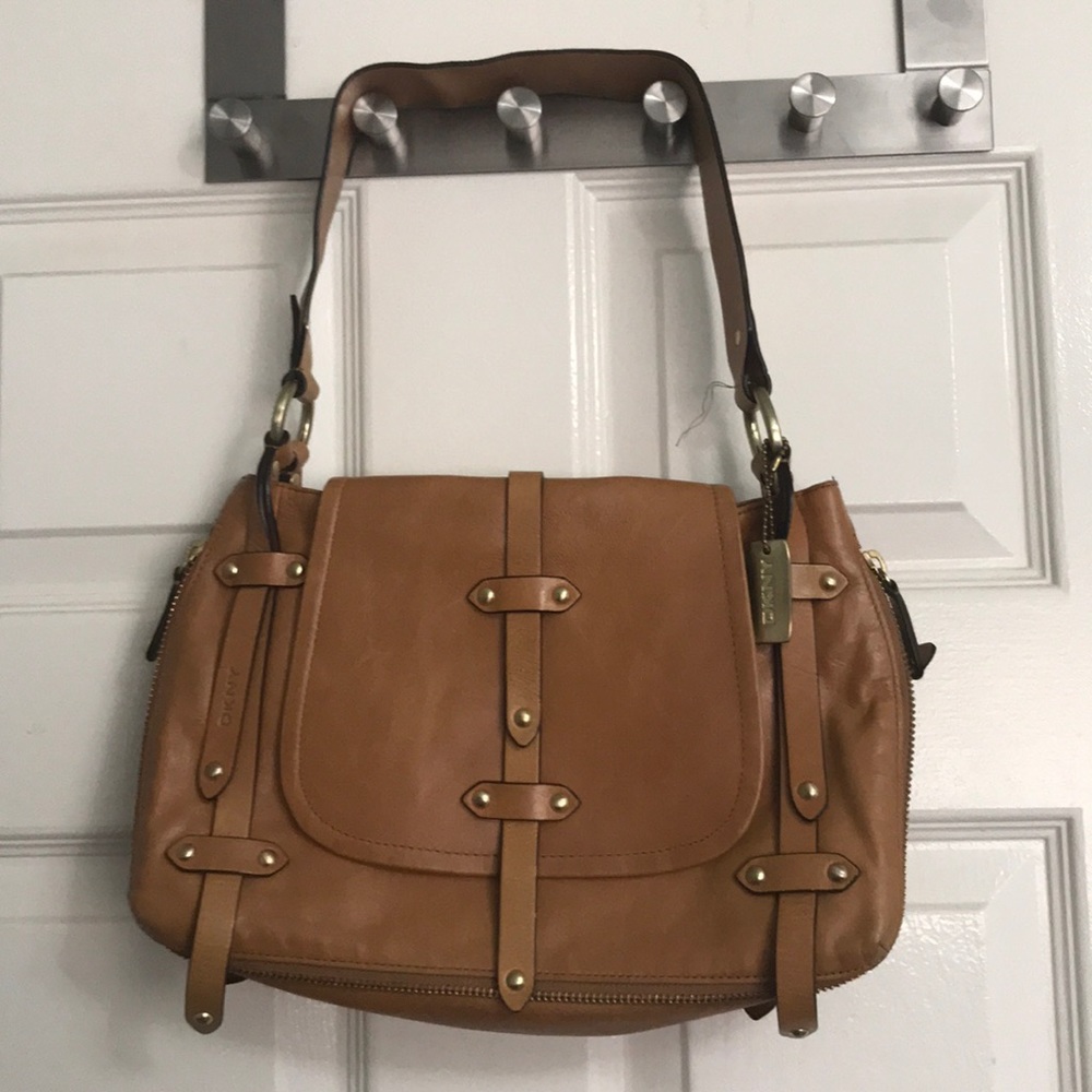 DKNY tan leather expandable shoulder bag EUC